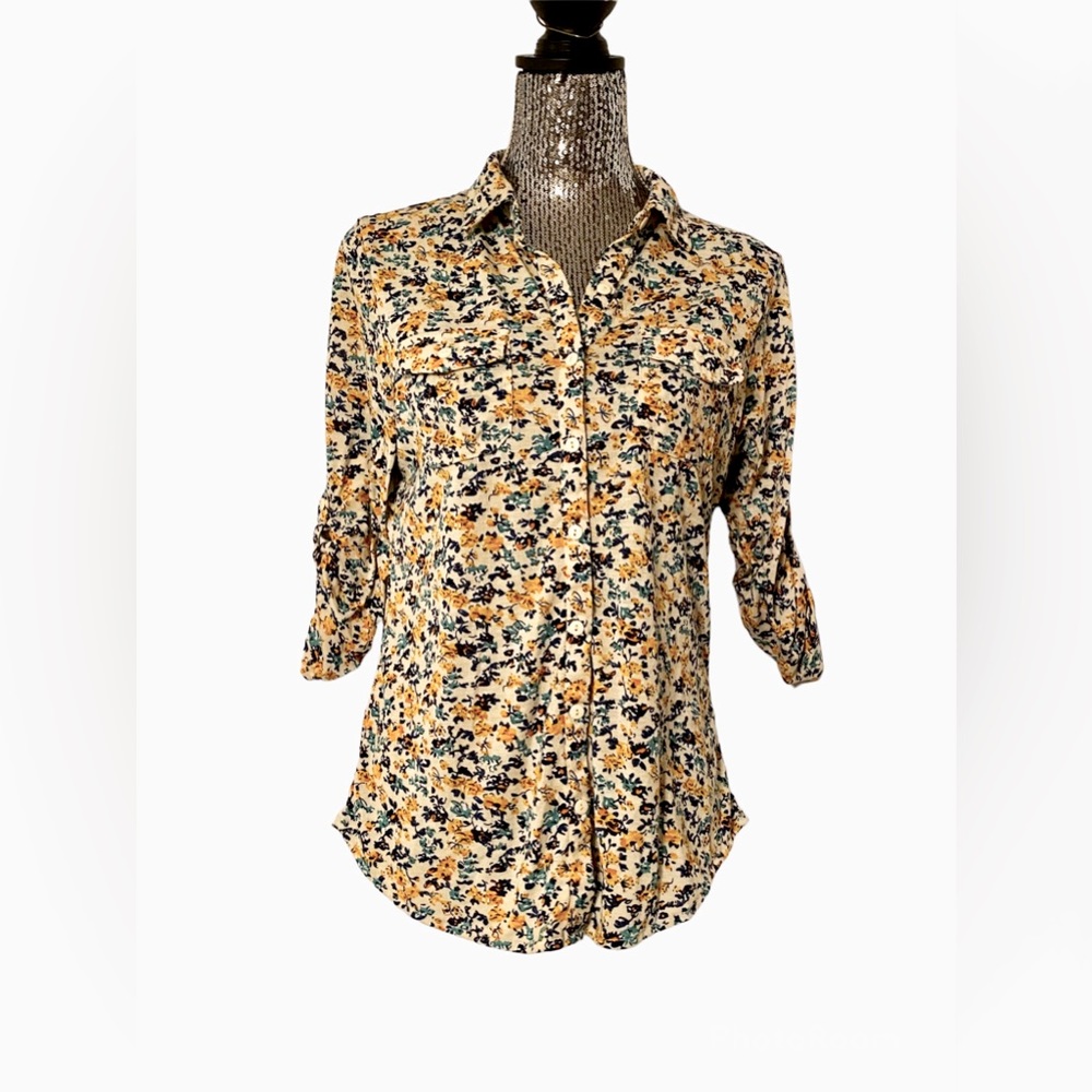 Eden & Olivia Floral Buttoned Down Top.